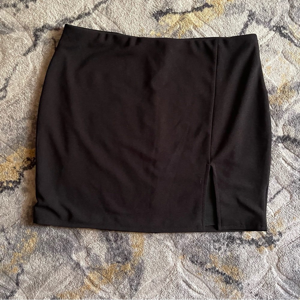 Black Mini Pencil Skirt for Night Out